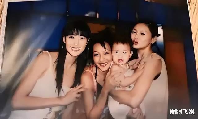 大 S 慈善证据被扒！闺蜜晒图反成 “实锤”：刷汪小菲卡做公益？