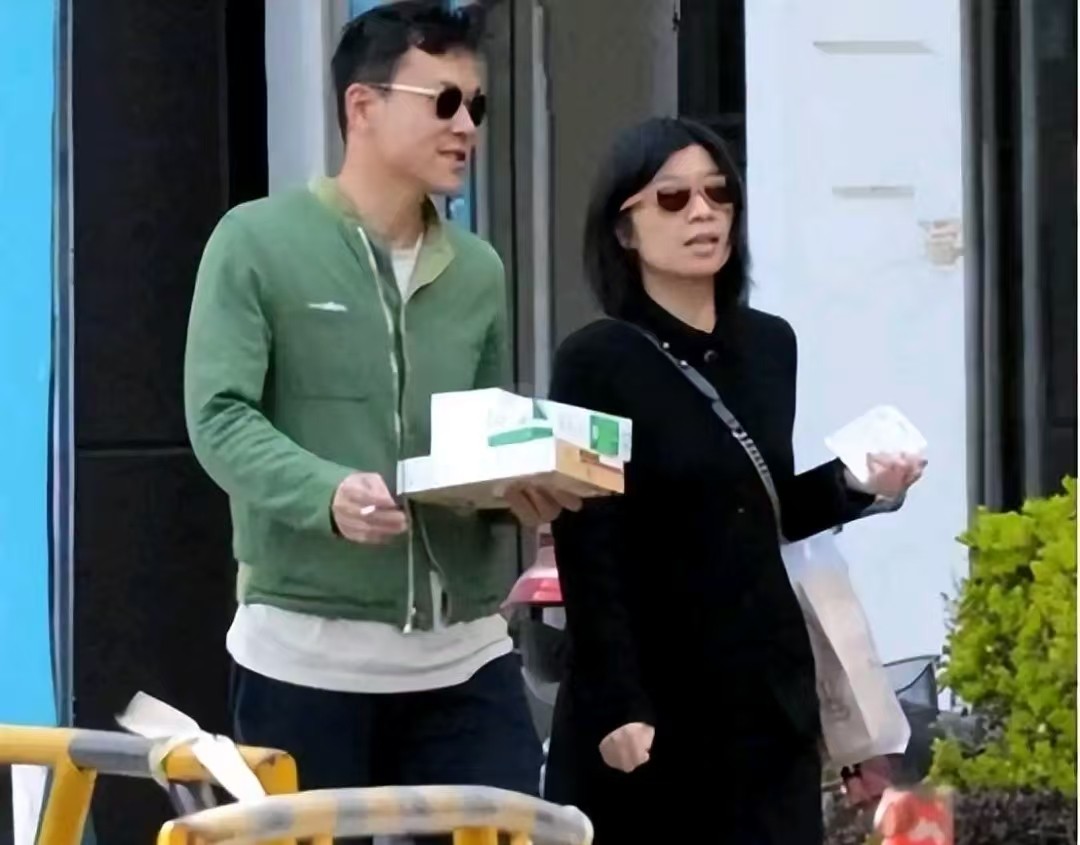 已经是影帝的他,最不后悔的事,就是娶了大他五岁的老婆