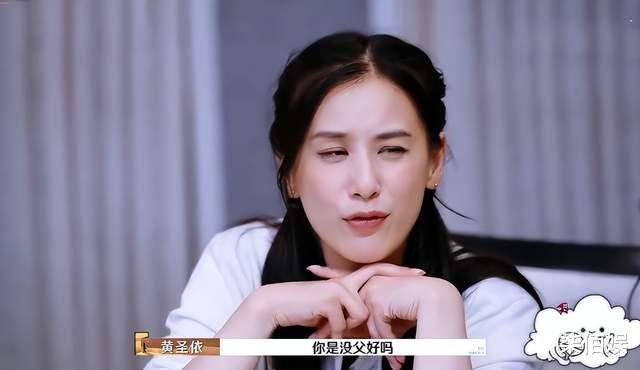 黄圣依陪儿子日本画作展出,安麟超帅像男版黄圣依,颜值碾压哥哥