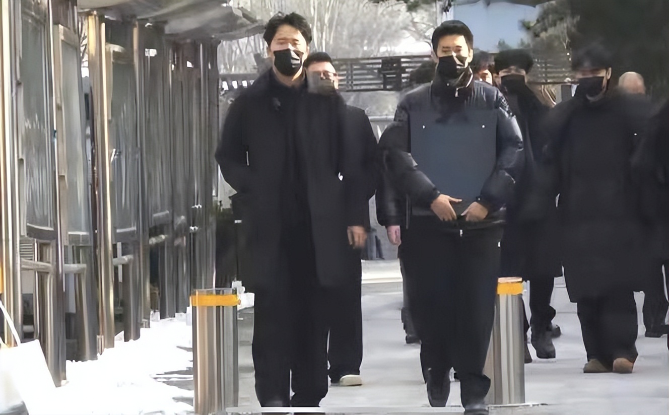 好友徐松子发文悼念何晴，褒扬儿子许何，没提前夫