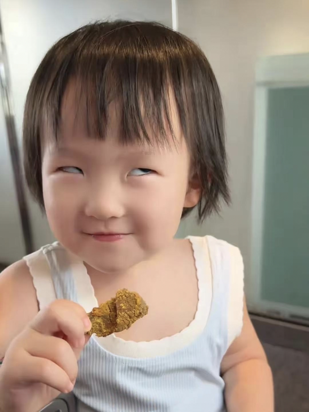 黄一鸣带女儿医院看病,闪闪名字被曝光,网友:王思聪会很遗憾!