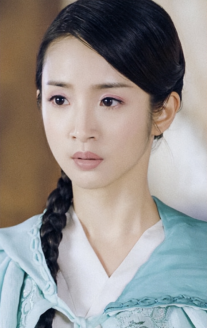 正脸美若天仙，侧脸颜值下凡接地气，这8位女星的正侧脸反差真大