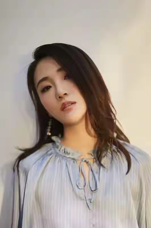 破茧成蝶的多面艺人——张可盈