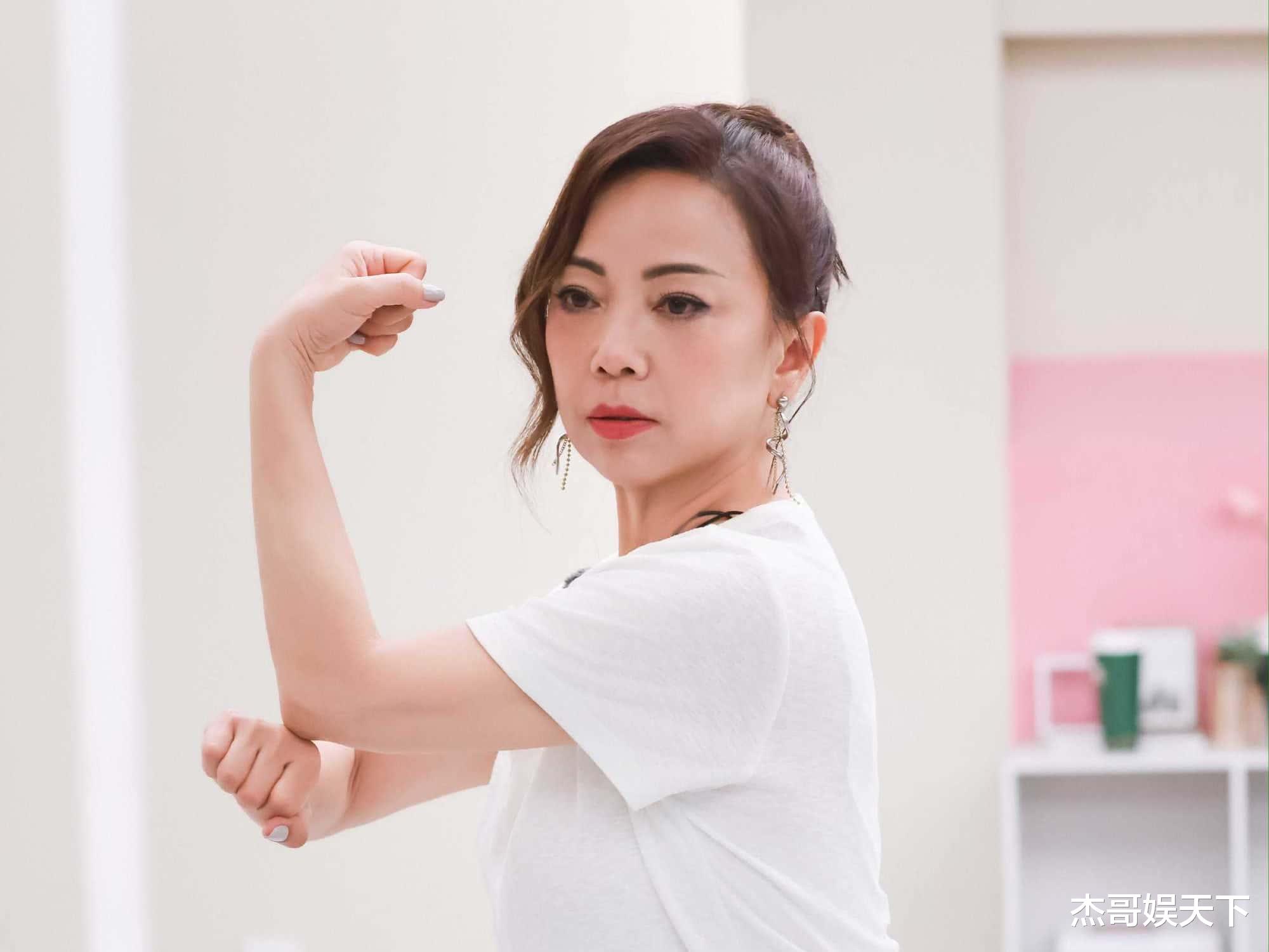 叶童的“敷衍”打了多少姐姐的脸,真人秀的“虚伪”被撕了个粉碎