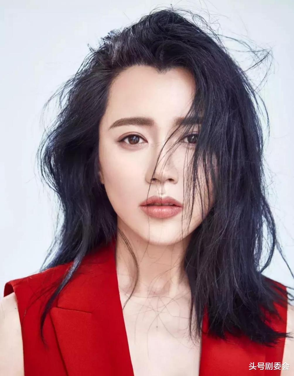 明明同一人,演完《人世间》演《北上》,她反差太大差点没认出