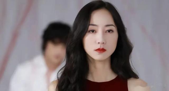 韩雪与大19岁老公聚餐被拍，网友评价：嫁个老头有什么好炫耀的？