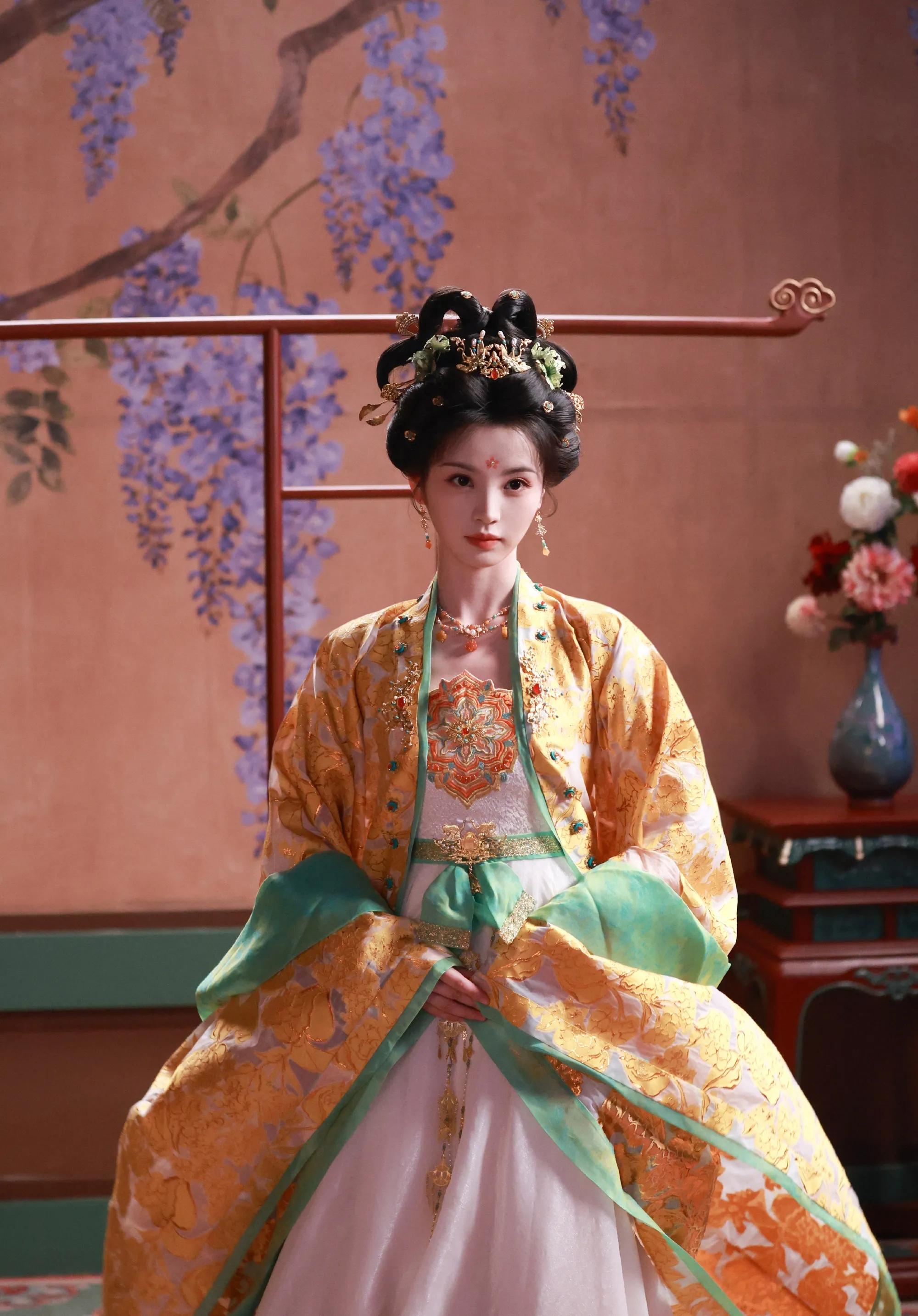 田曦薇最新古风剧照来袭，真美呀