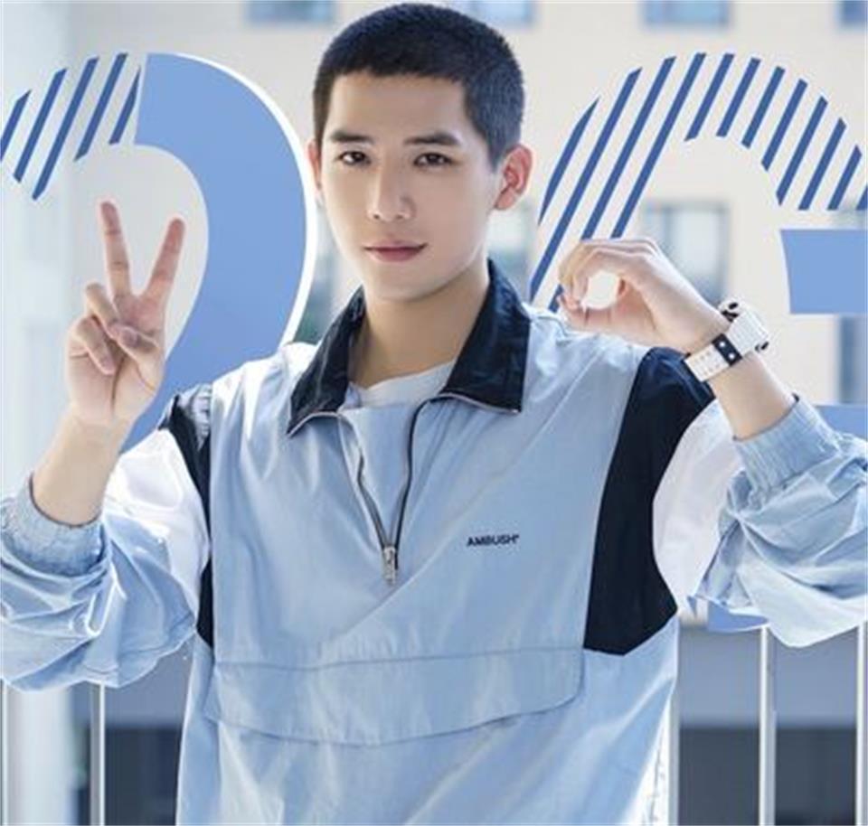 王安宇委婉提醒高圆圆站错位置