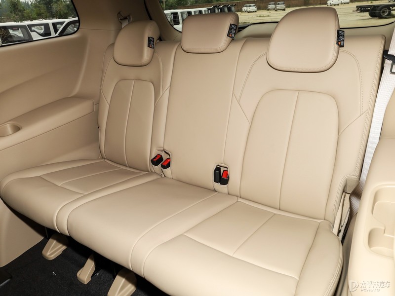 售24.99万元 别克GL8陆上公务舱智享版上市 配置提升/2.0T+9AT