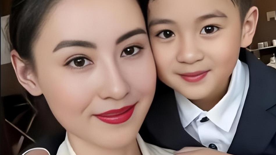 6 岁儿子正面照曝光，一个细节击碎外籍生父传言