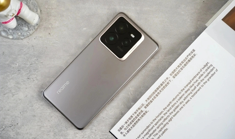 中端价位“新卷王”,120W闪充+骁龙8至尊版,高端旗舰低至2928元