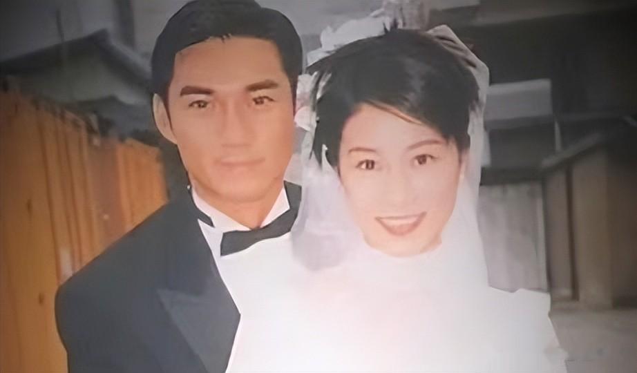 香港知名演员双鬓斑白，至今仍未结婚，和同性友人感情稳定