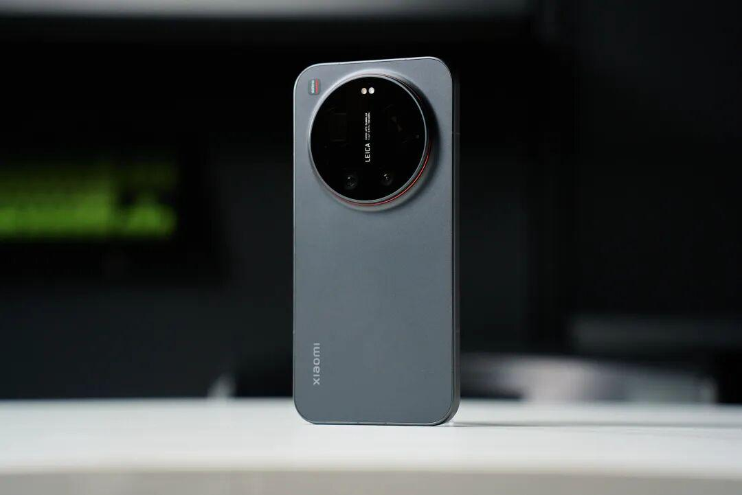 首款安卓“超大杯”落地，第五代驍龍8至尊版正在重塑光影規則