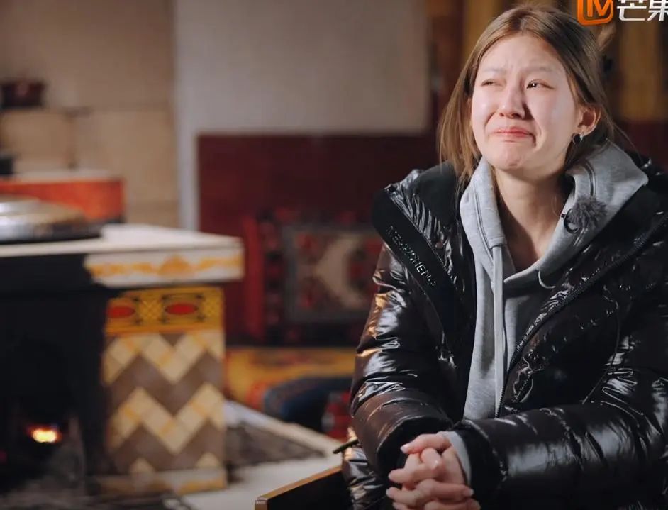 讽刺！赵露思抱怨工作累，和父母不熟，豪华生活被扒，网友要求退圈