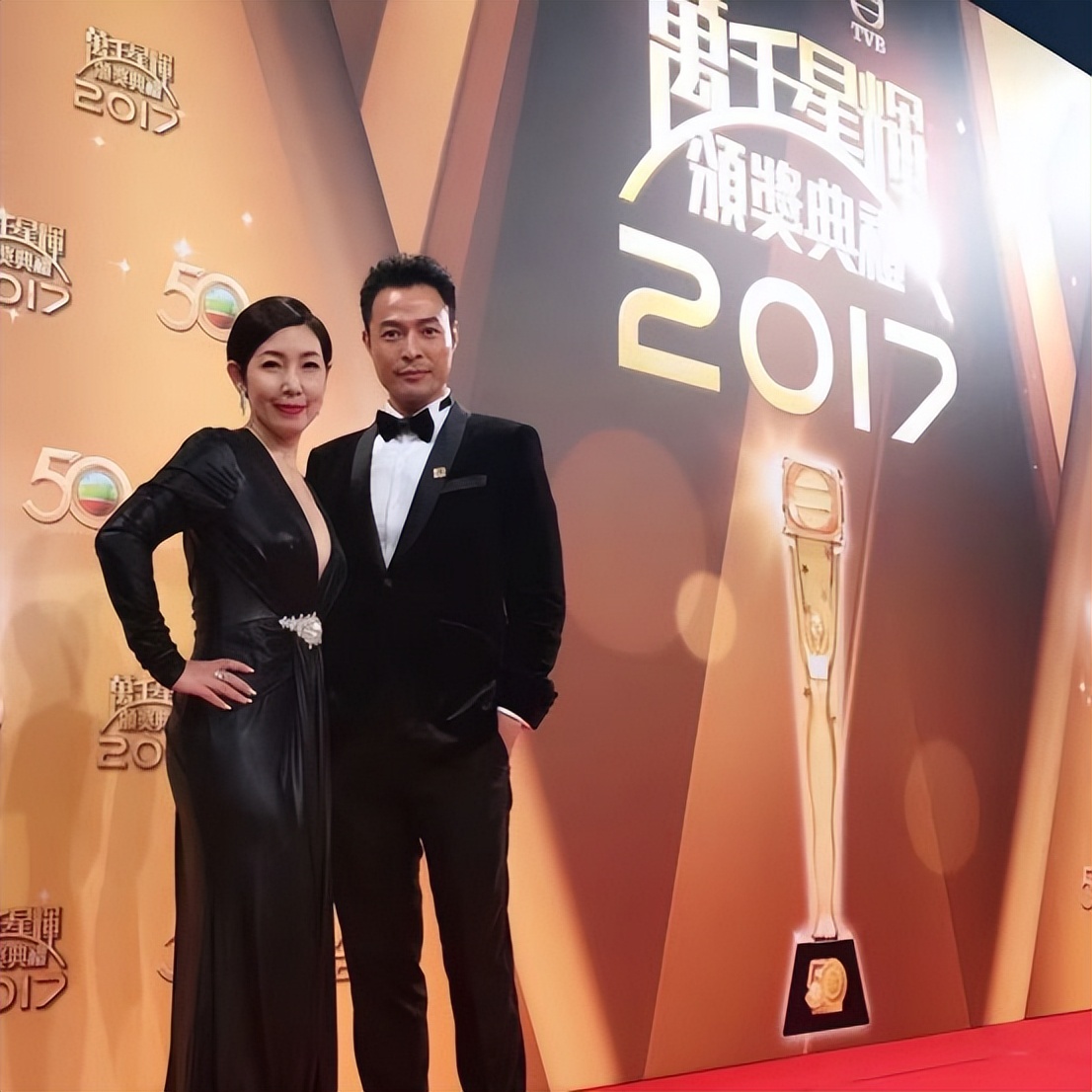 TVB知名女星与旧爱一家旅游,同住一间房不觉尴尬,两人相恋九年