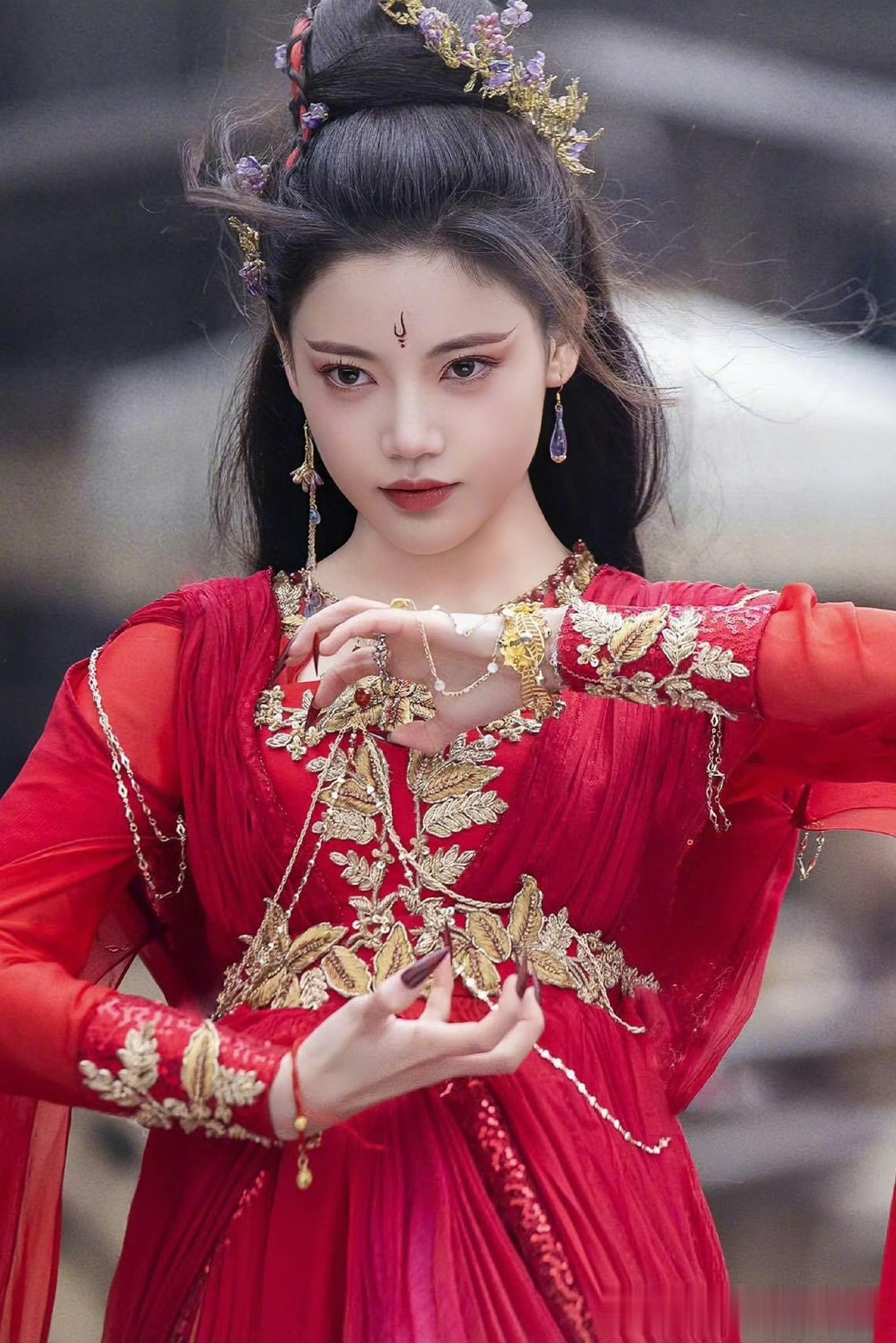 孙珍妮停工300多天，00花赛道遗憾掉队？