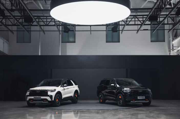 福特探险者昆仑谱系再添猛将,大五座硬核新车首秀