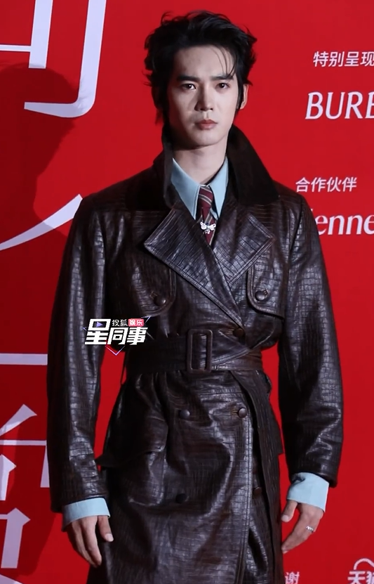 当36岁井柏然跟37岁马龙站一起，我才彻底明白，什么叫顶级自律