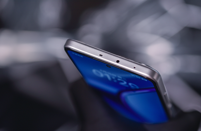 OPPO K12s 星芒白圖賞：輕薄大電量，千元新選擇