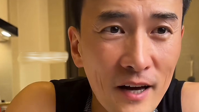 何洁前夫官宣生娃，透露妻子在外地带孩子上学，俩人分居但很幸福