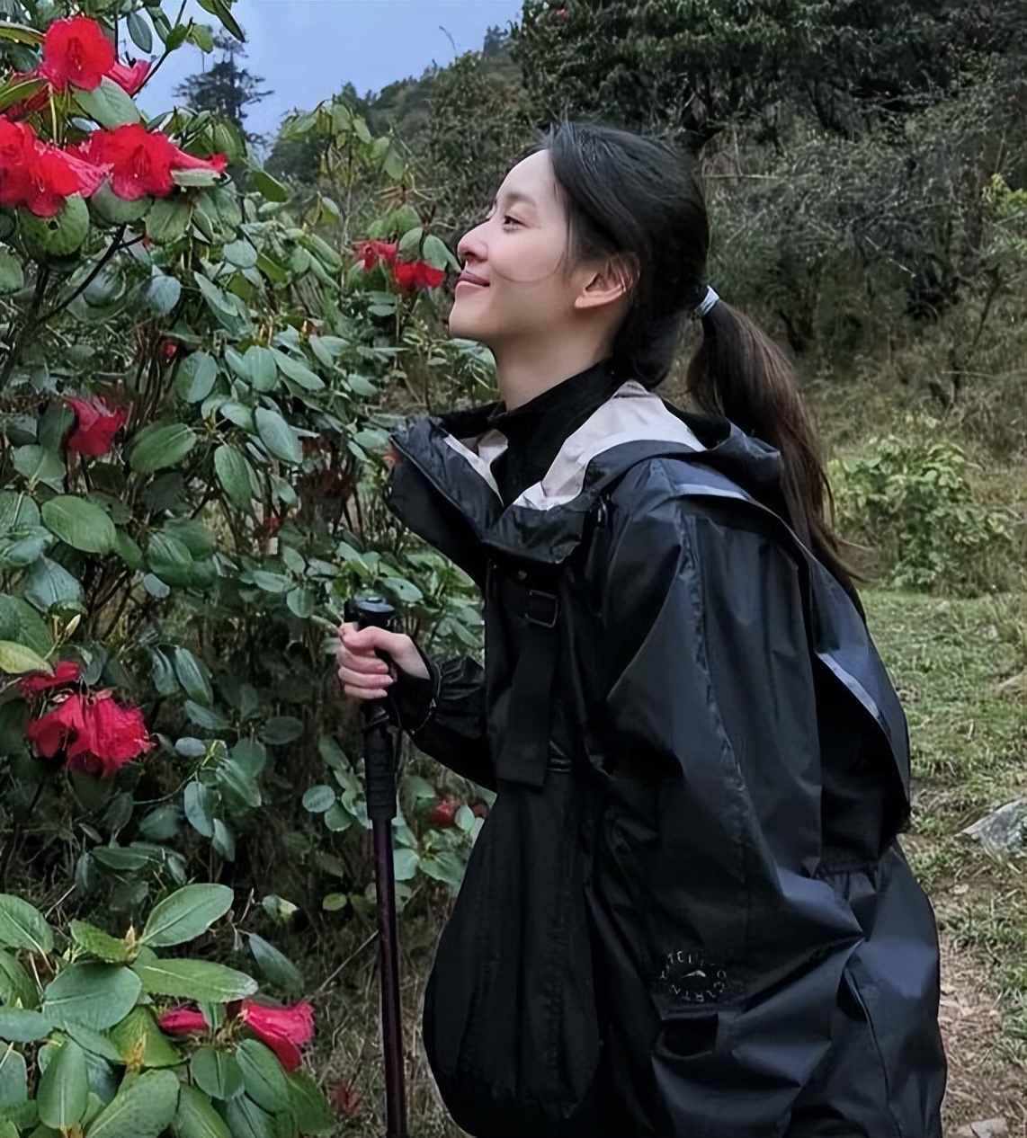 章泽天近况曝光，小腹隆起肋骨外翻，身材太哇塞，东哥找到宝了