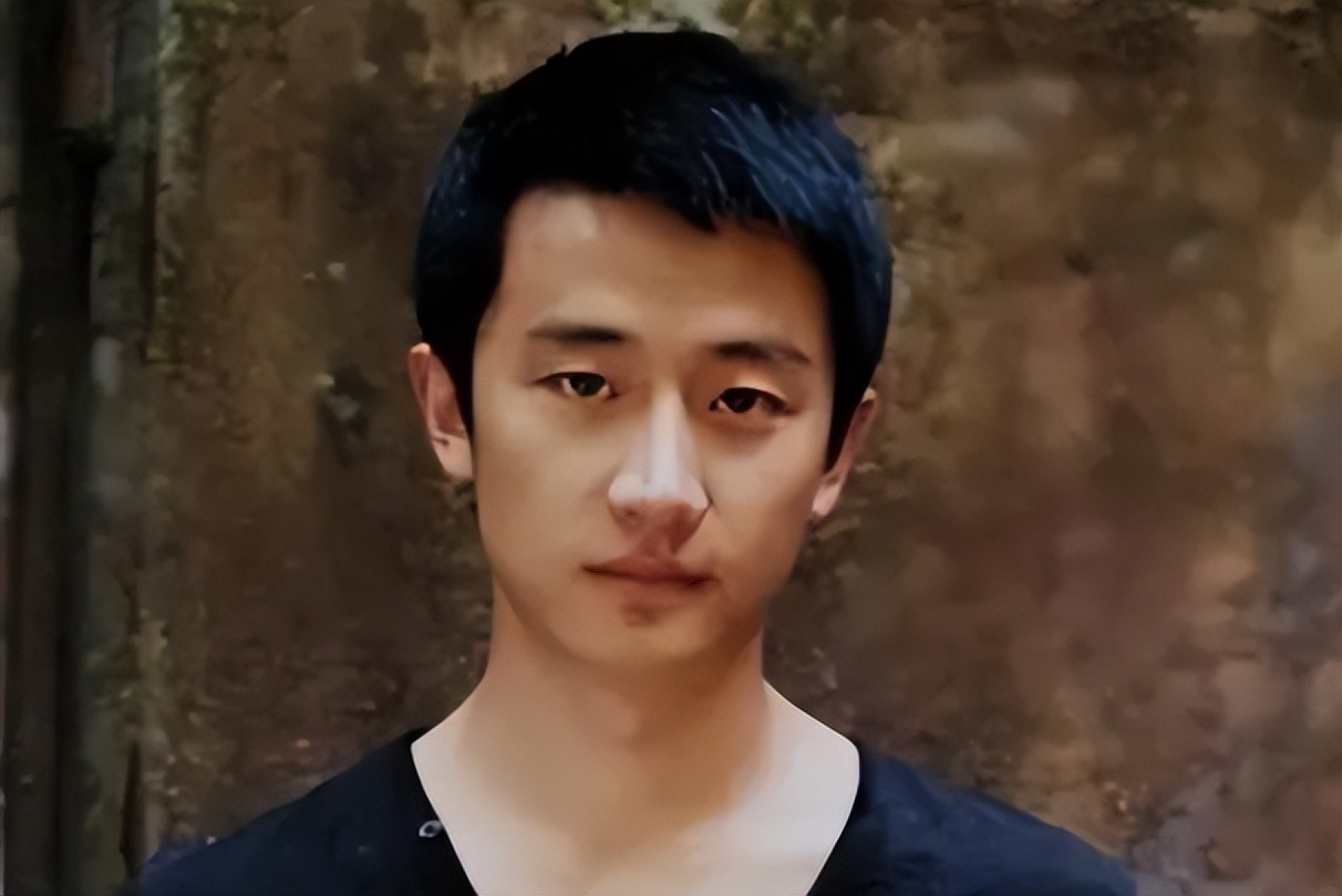 分手13年，40岁黄轩高调官宣喜讯，早已成为李倩高攀不起的存在