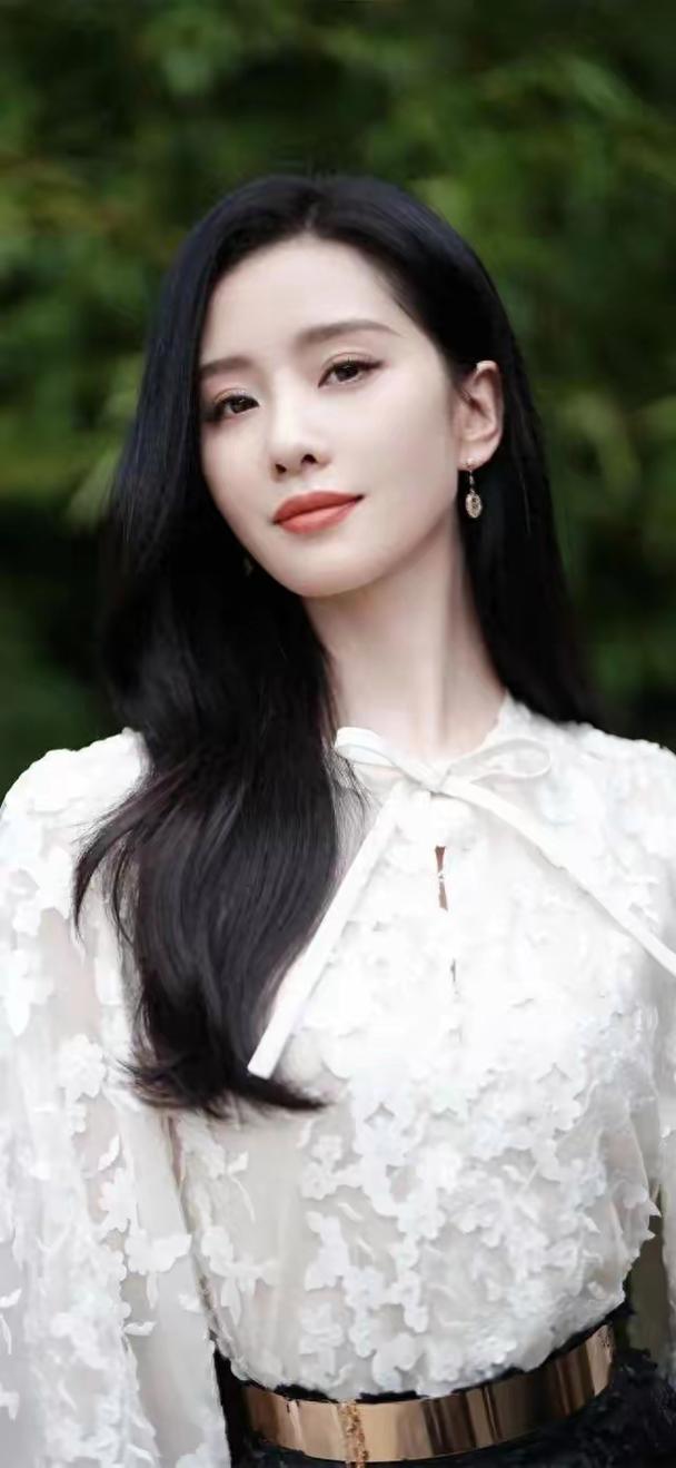 刘诗诗私底下的生活趣事大揭秘：粉丝们都在聊什么？