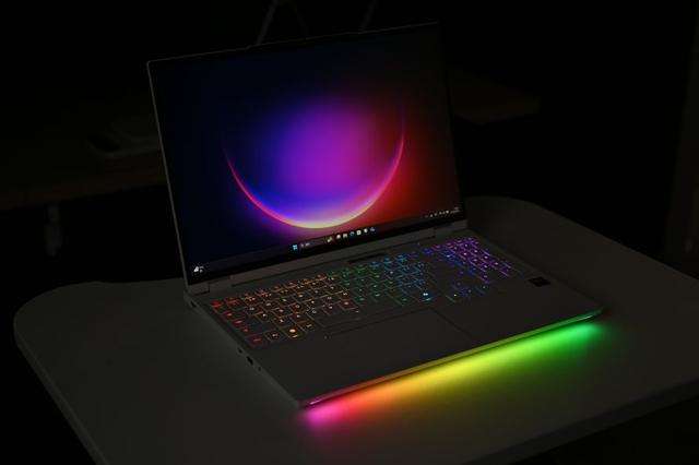 机械革命耀世16Ultra评测：长江存储PC411固态硬盘加持的性能魔兽