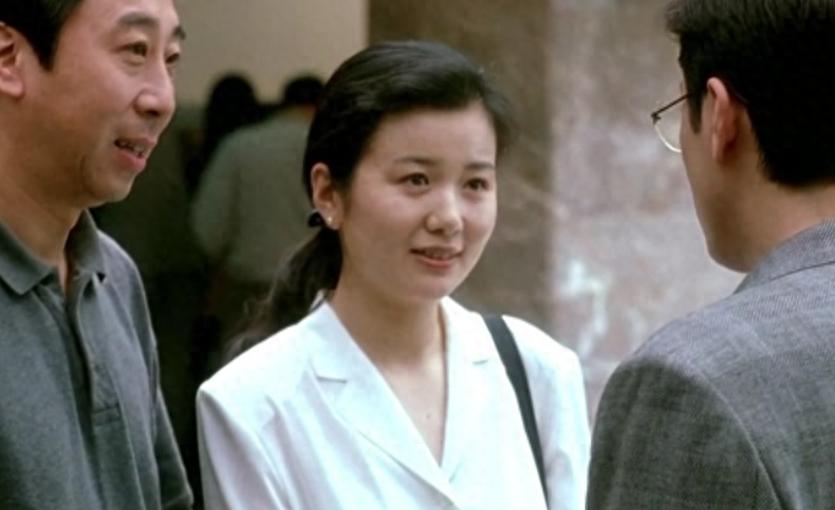 二婚嫁大13岁杜志国后,定居武汉素面朝天很自信,继子杜淳成心病