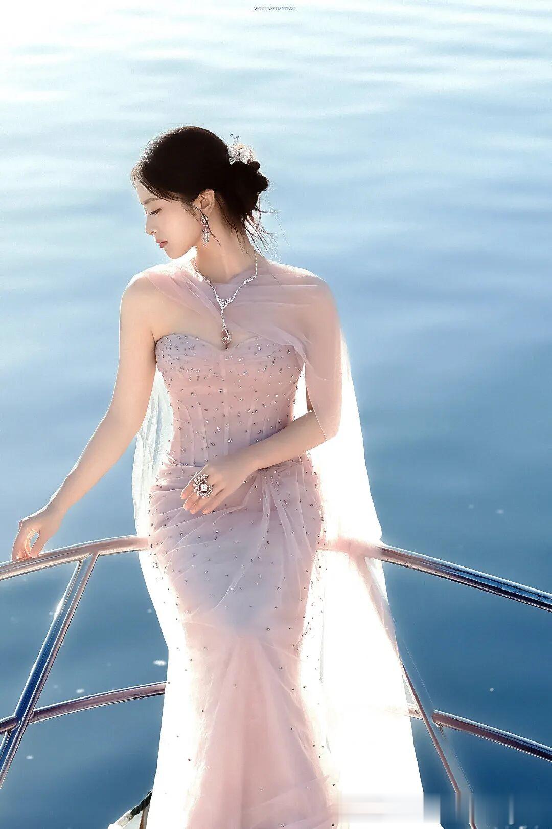 沈月，甜美与浪漫合体