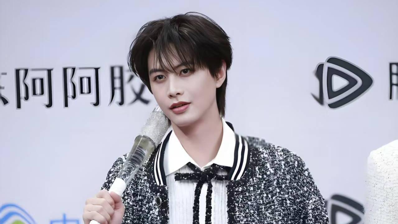 2025 星光大赏红毯：高订美学强势吸睛，短剧演员新赛道迅速崛起