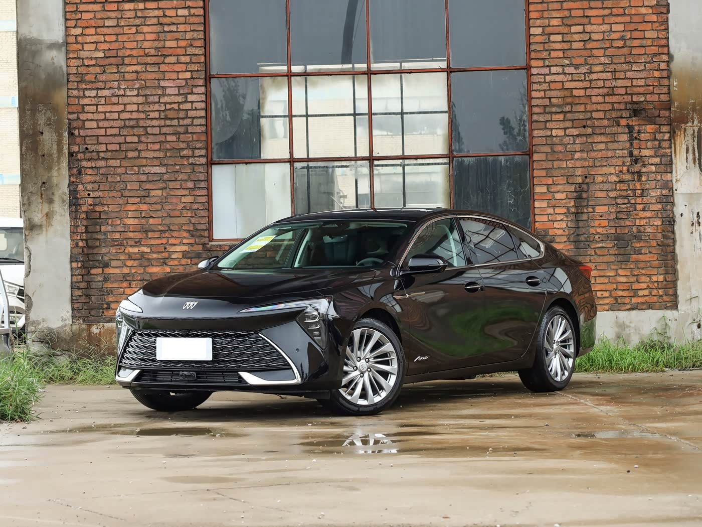 这款美系中型车一口价15.99万起!配30寸6K曲面屏,搭载2.0T+9AT