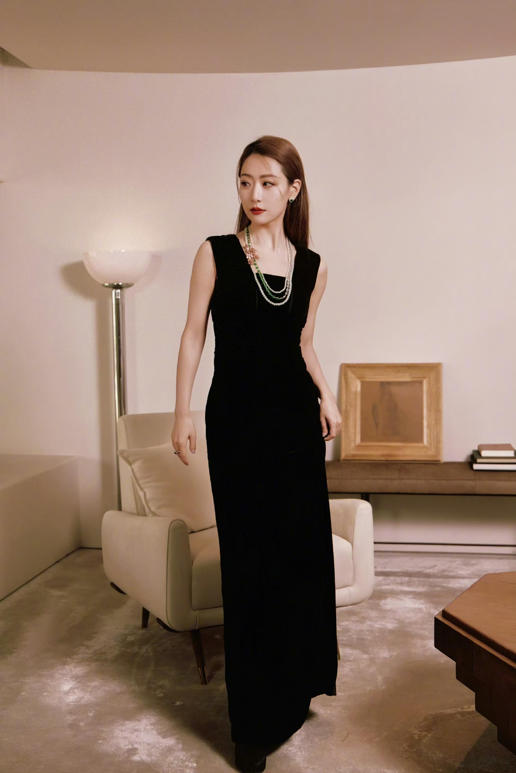 白冰的气质太有味道了，冷艳时气场全开，温柔时岁月静好