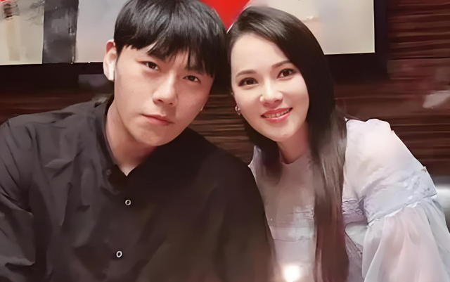 大S看似聪明体面，实际并不智慧，反而有些自作聪明或愚昧