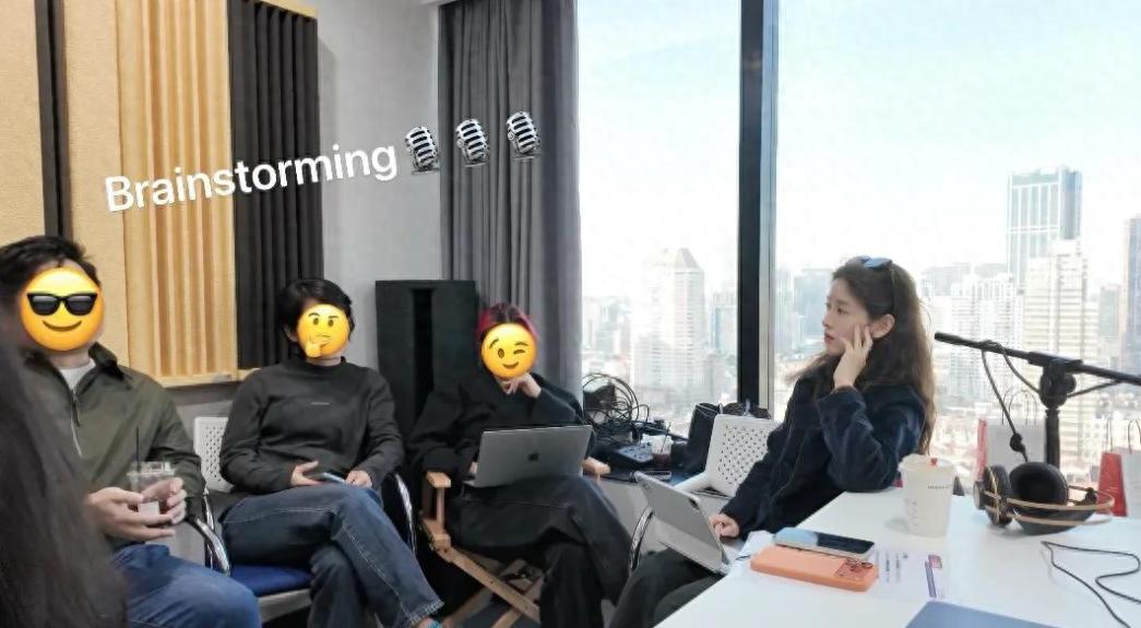 章泽天工作进度真快！首录播客第一期嘉宾是刘嘉玲，3亿豪宅超大