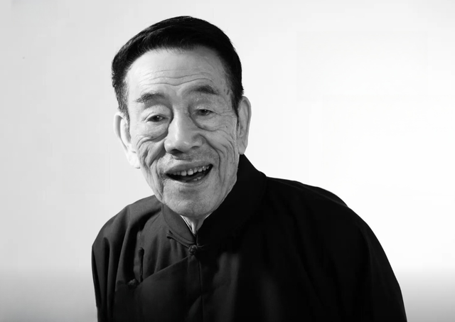 杨少华去世,搞得郭德纲里外不是人?不妨索性剑走偏锋走一招险棋