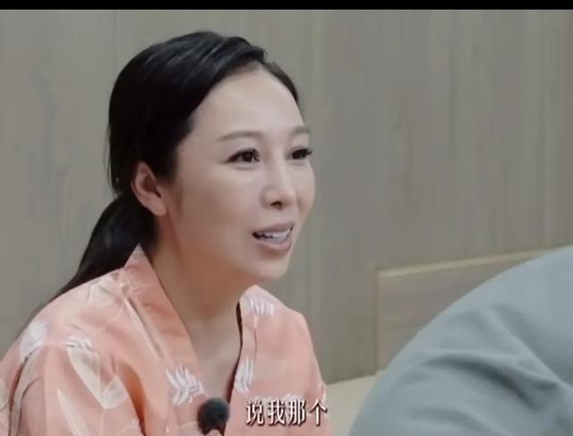 董璇母亲回应女儿当年状态，很平淡的去面对，有情有义，解决问题