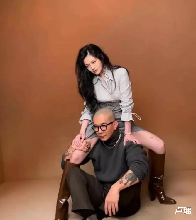 光鲜亮丽的小s,私下里生活和工作压力很大,常常自己喝闷酒缓解压力