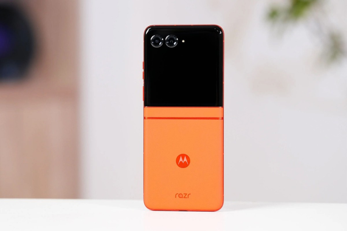 這真是人人都買得起！moto Razr50折疊屏手機國補后2294元