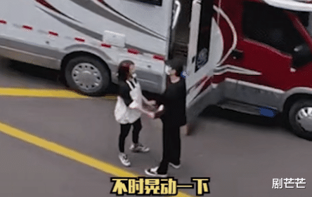 看了贾静雯大女儿颜值变化,才懂赵又廷的心酸:女儿像爹太愁人了