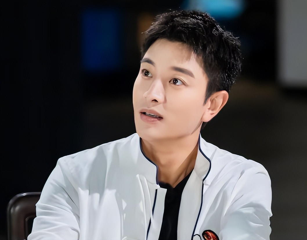 离婚6年,吃完李小璐“红利”的贾乃亮,又回到了自己的“怪圈”