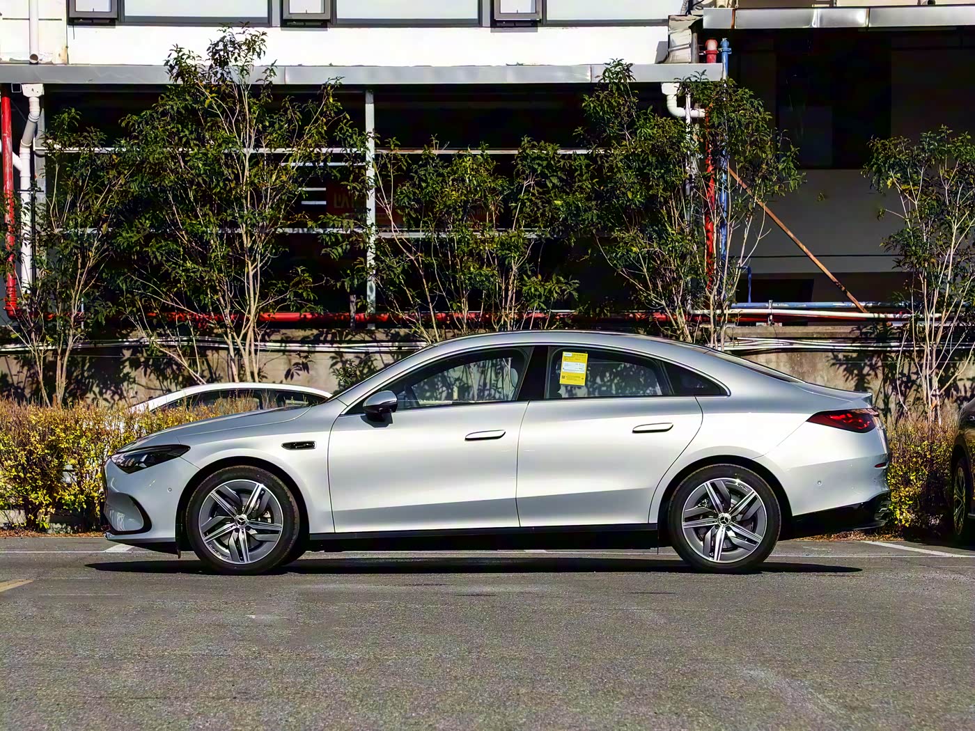 奔驰纯电轿跑售价不足25万起！外观动感，搭800伏架构，续航866Km