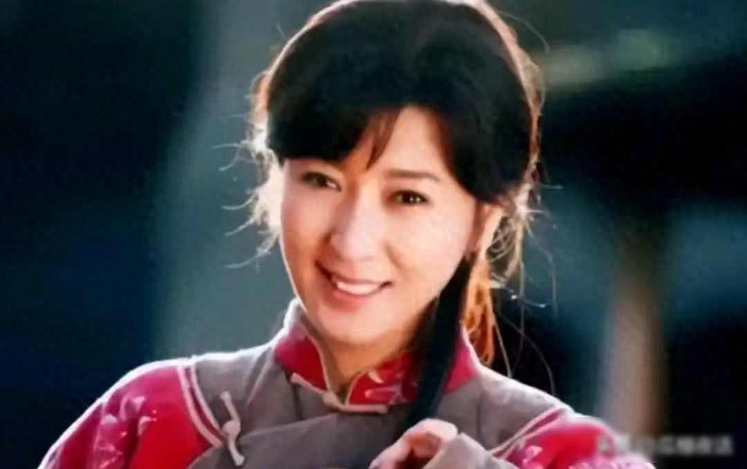 里子面子都丢了！孙俪给53岁口无遮拦的闫学晶，早早就上了一课