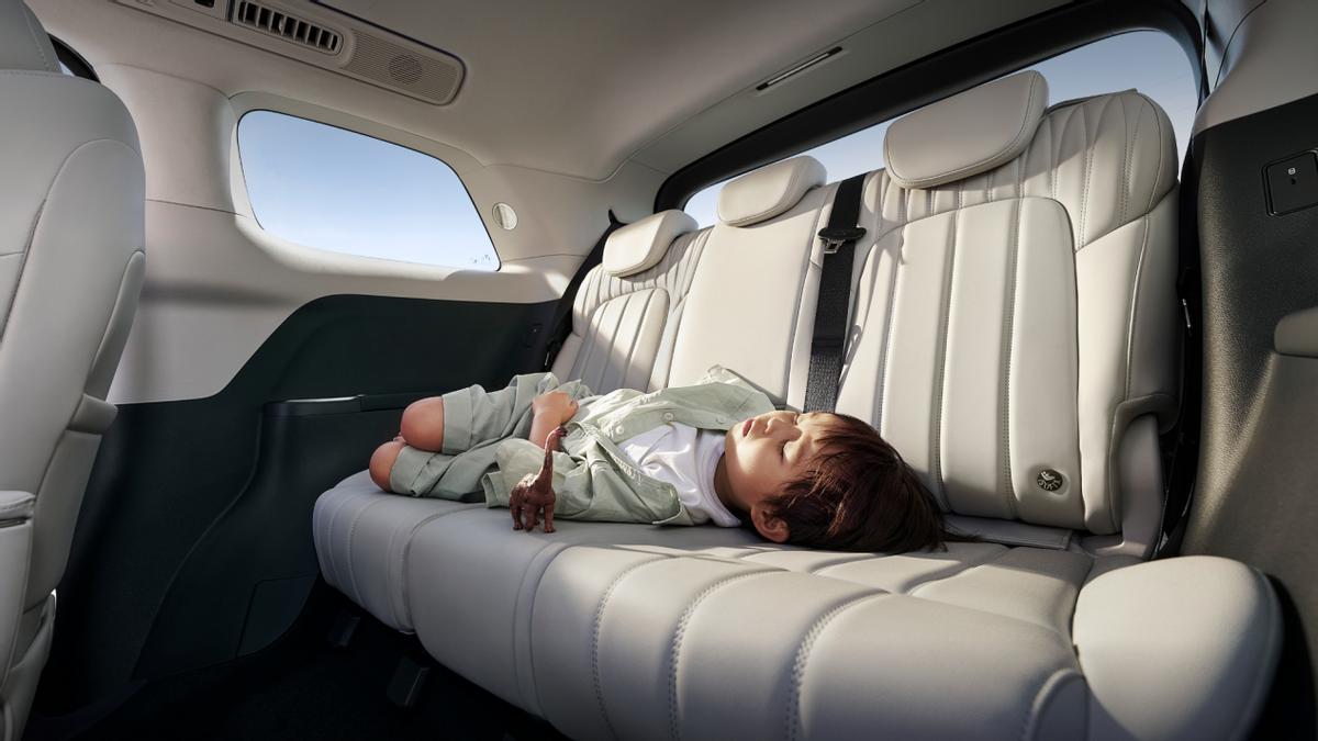 打破外资垄断格局，岚图梦想家凭何成为四国使馆的共同选择？