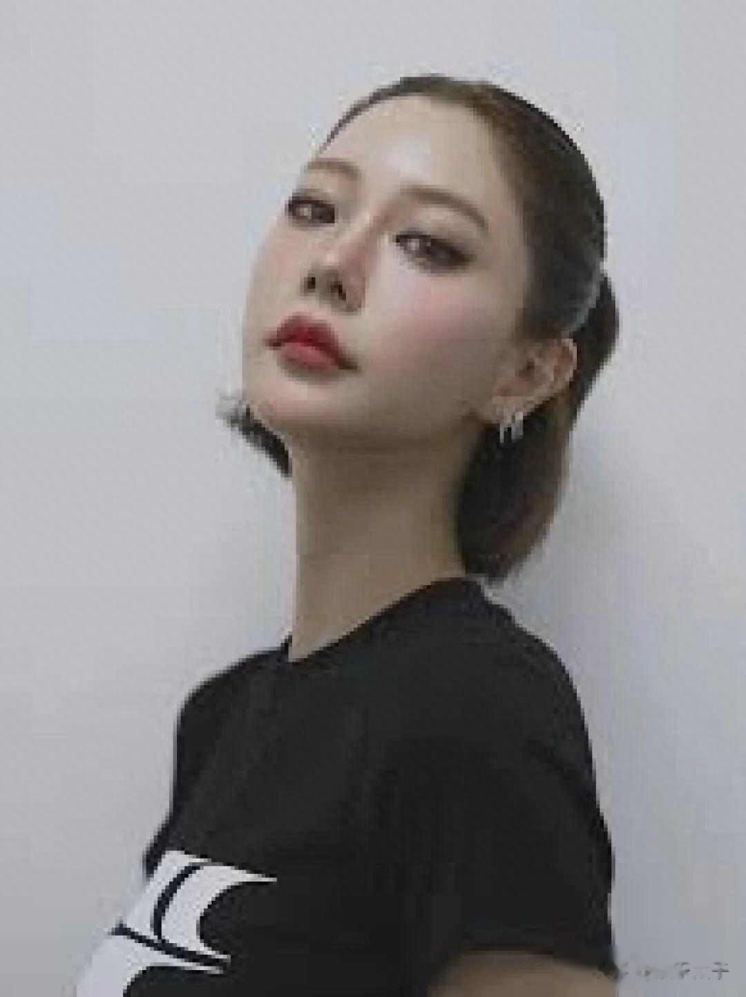 克拉拉离婚了,韩国女星都怕嫁错人?她下一步会去哪?