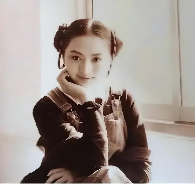 悲情的刘丹:25岁车祸去世,箫剑为她扫墓24年,父亲 哥哥先后离世