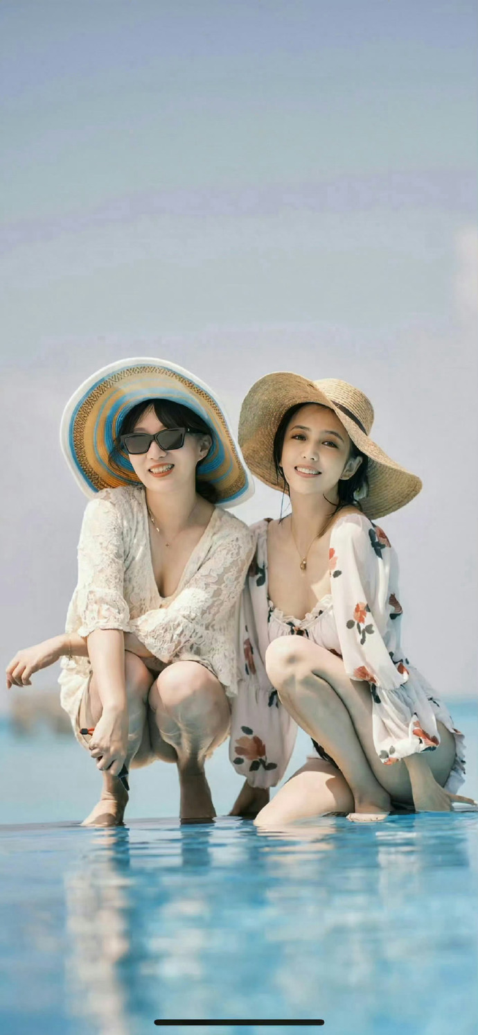 海边女神佟丽娅！美炸了！