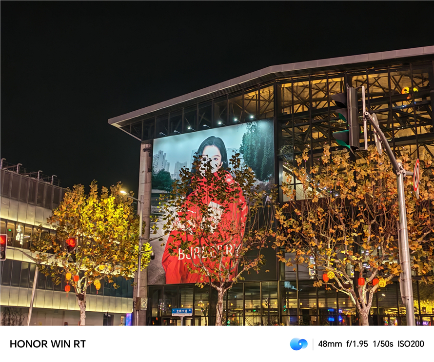 榮耀WIN RT測評：主動散熱風扇搭配10000mAh電池，滿足玩家向往