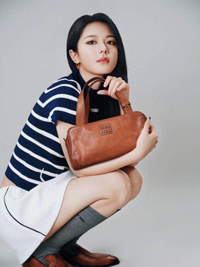 赵今麦清丽少女造型