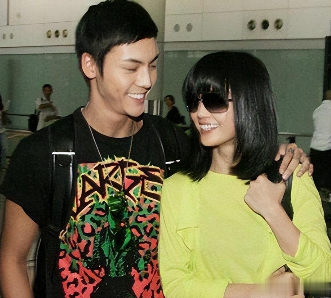 生理性喜欢显而易见，43岁阿Sa官宣恋情，给内娱女明星们上了一课